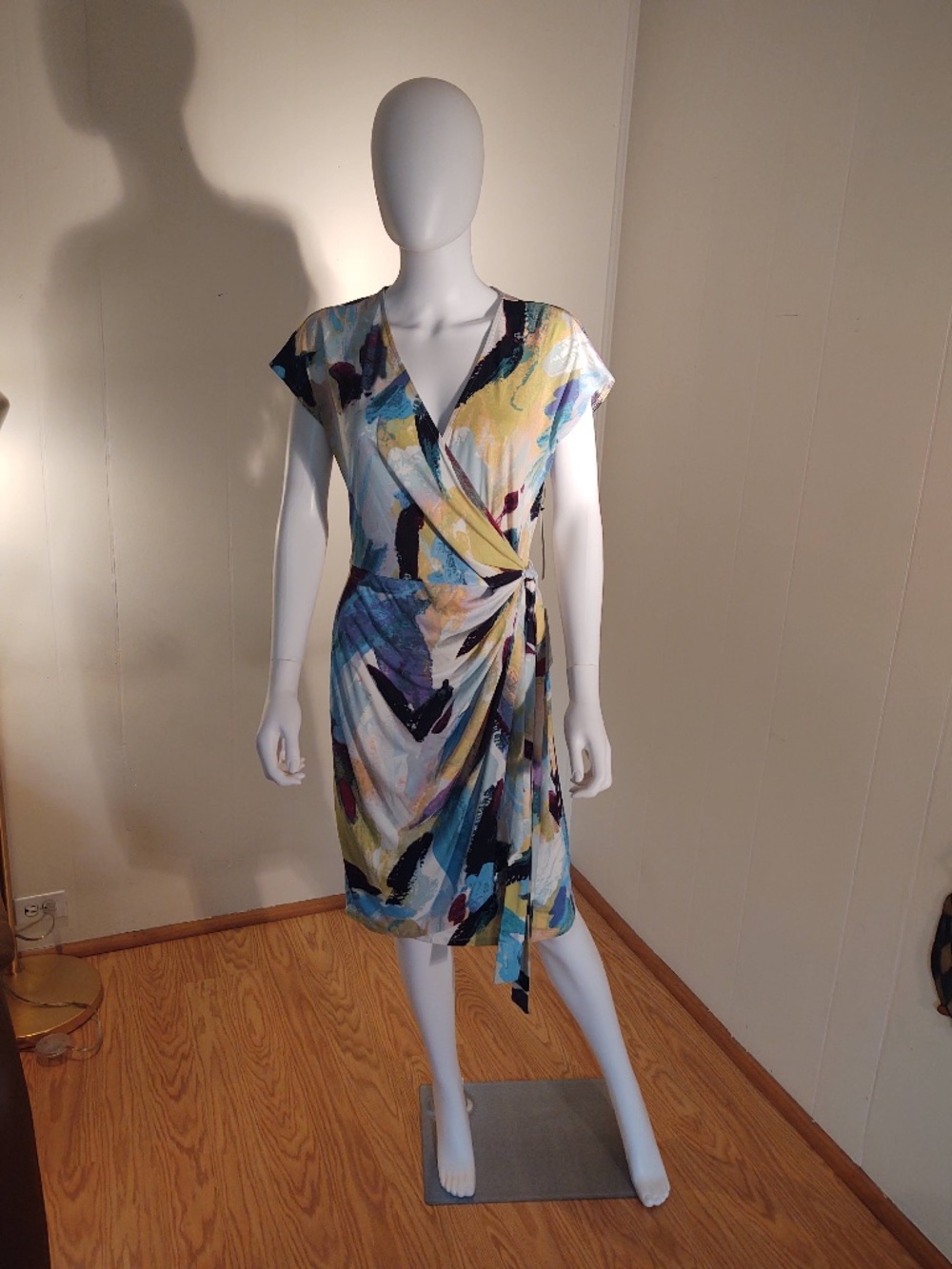 NWT Maggy London Size 12 Multicolor Abstract Print Wrap Midi Dress Snap Close